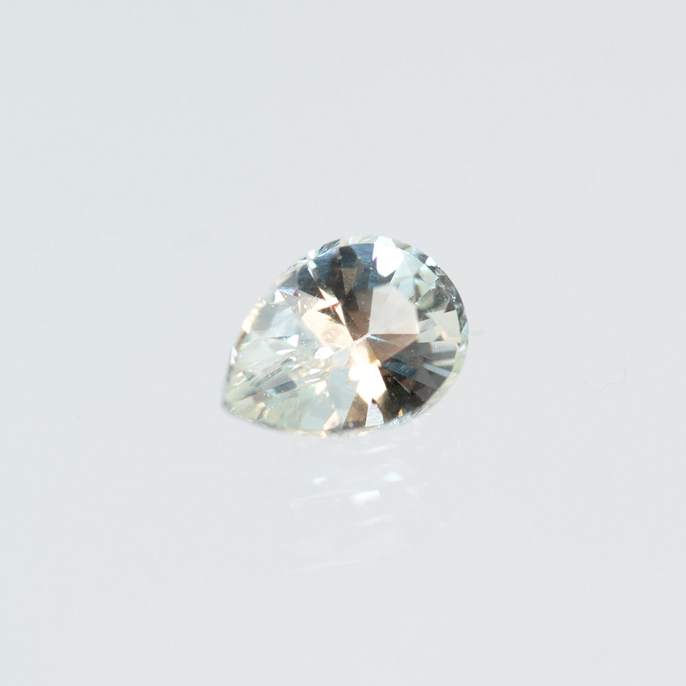 グロッシュラーガーネット 1.45ct 正面の写真