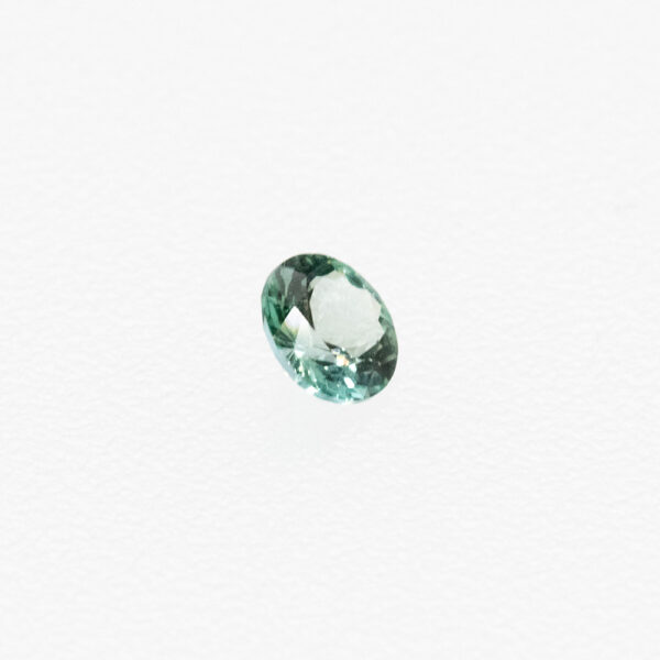 コーネルピン 0.49ct 希少な強グリーン