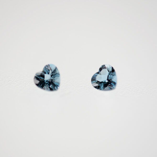アクアマリン 0.87ct ペア 愛らしいハート型 ブラジル産