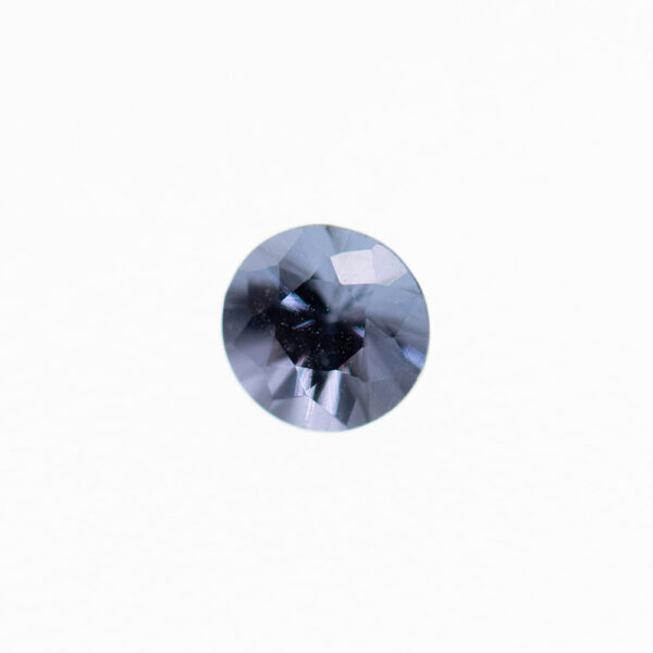スピネル 0.45ct クールで知的な輝き