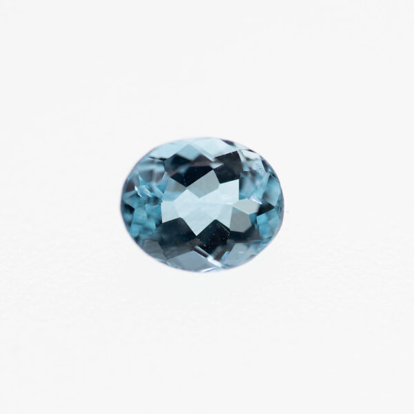アクアマリン 2.06ct オーバルカット 瑞々しい輝き
