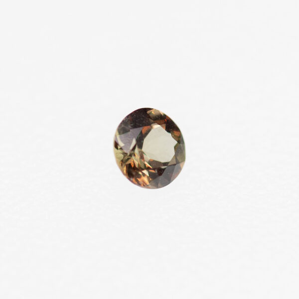 アンダリュサイト 0.25ct 強い多色性 魅惑のアースカラー